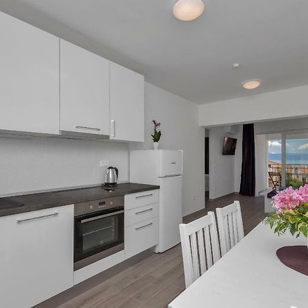 Apartmani Daniela Podgora Buitenkant foto