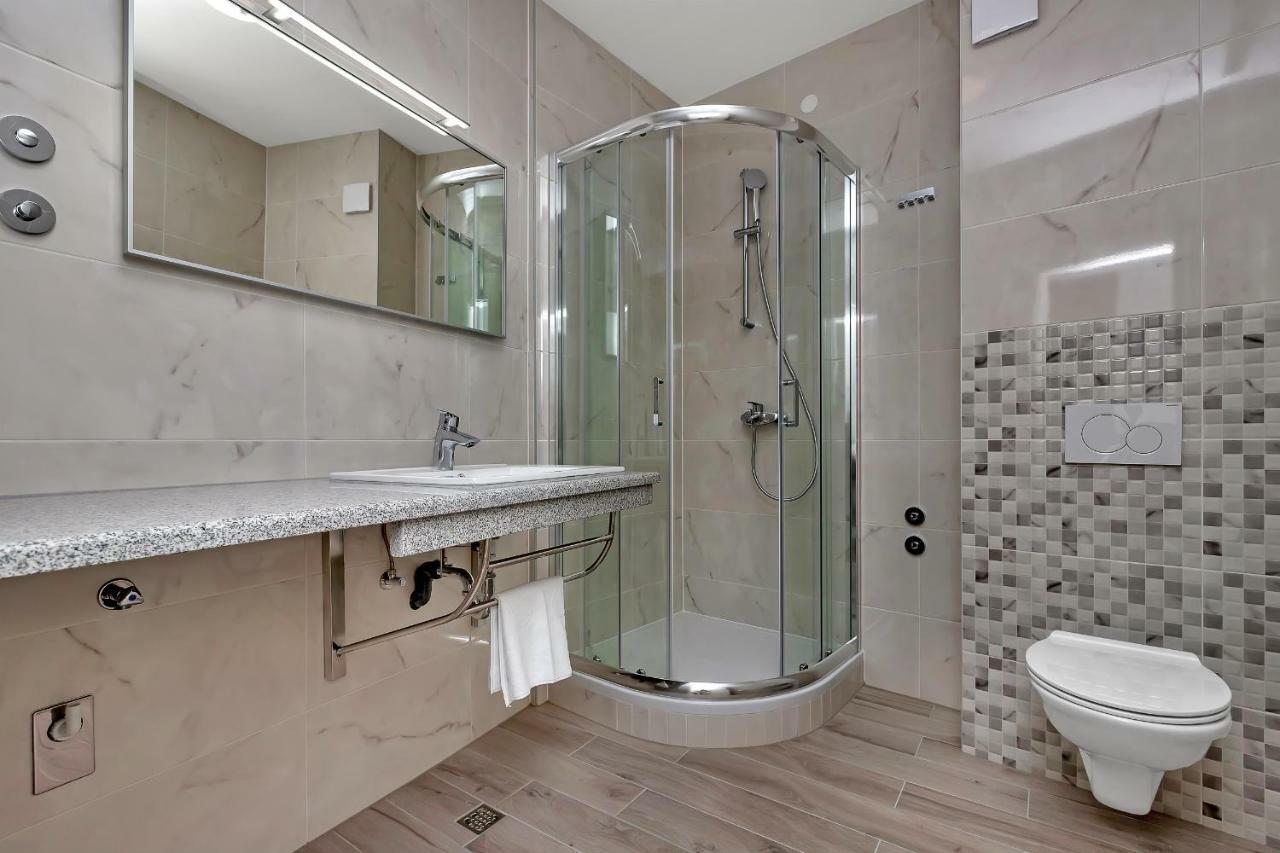 Apartmani Daniela Podgora Buitenkant foto