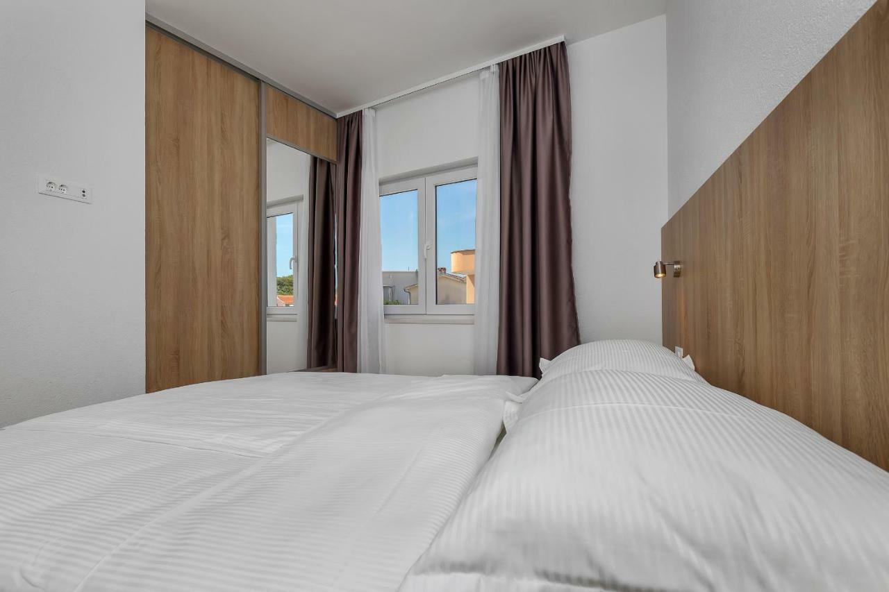 Apartmani Daniela Podgora Buitenkant foto