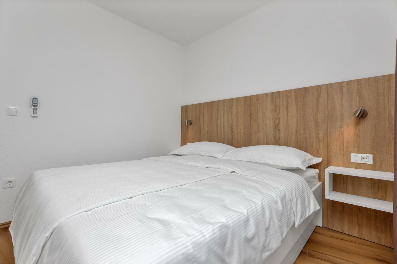 Apartmani Daniela Podgora Buitenkant foto