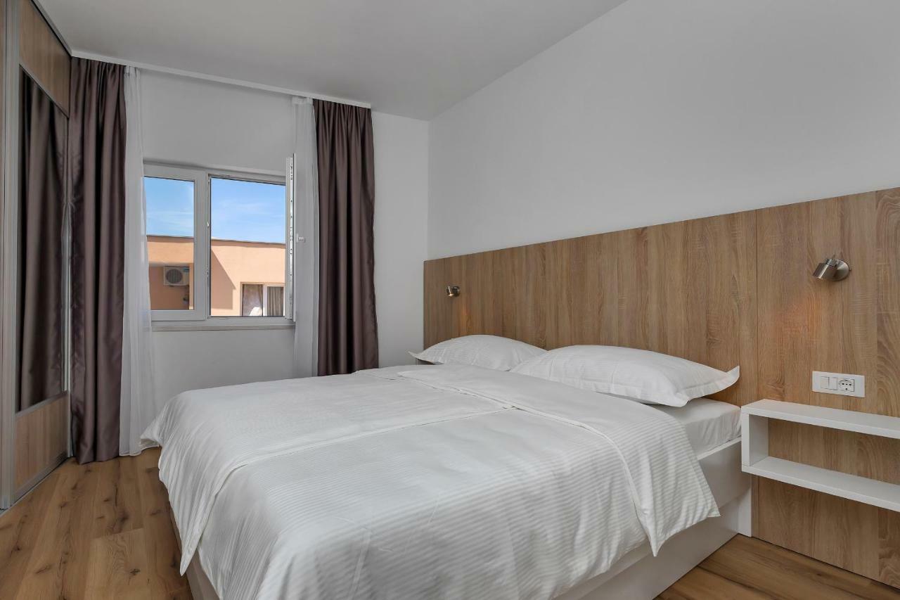 Apartmani Daniela Podgora Buitenkant foto