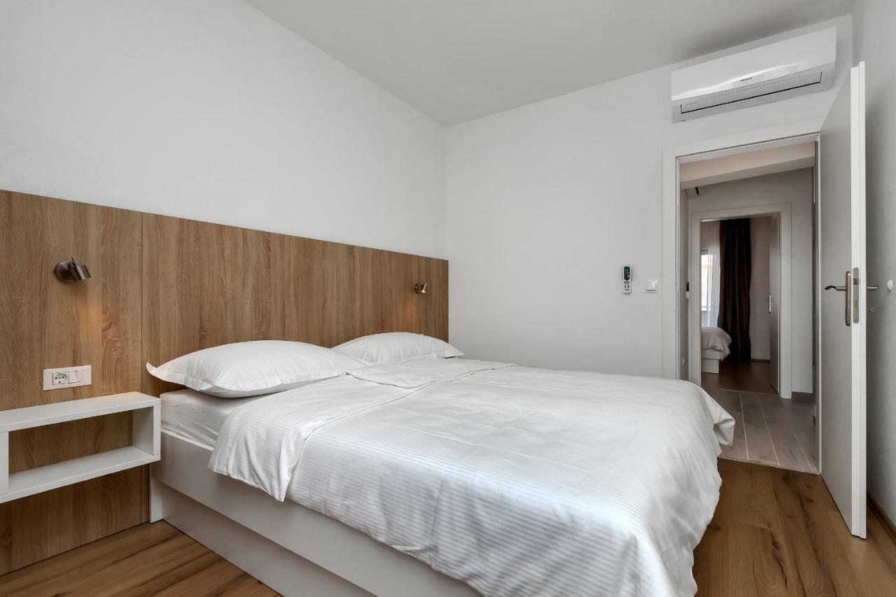 Apartmani Daniela Podgora Buitenkant foto