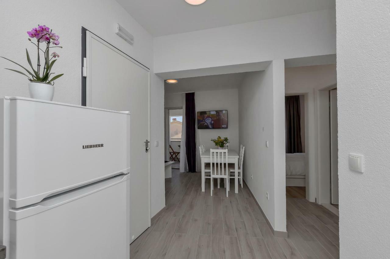 Apartmani Daniela Podgora Buitenkant foto